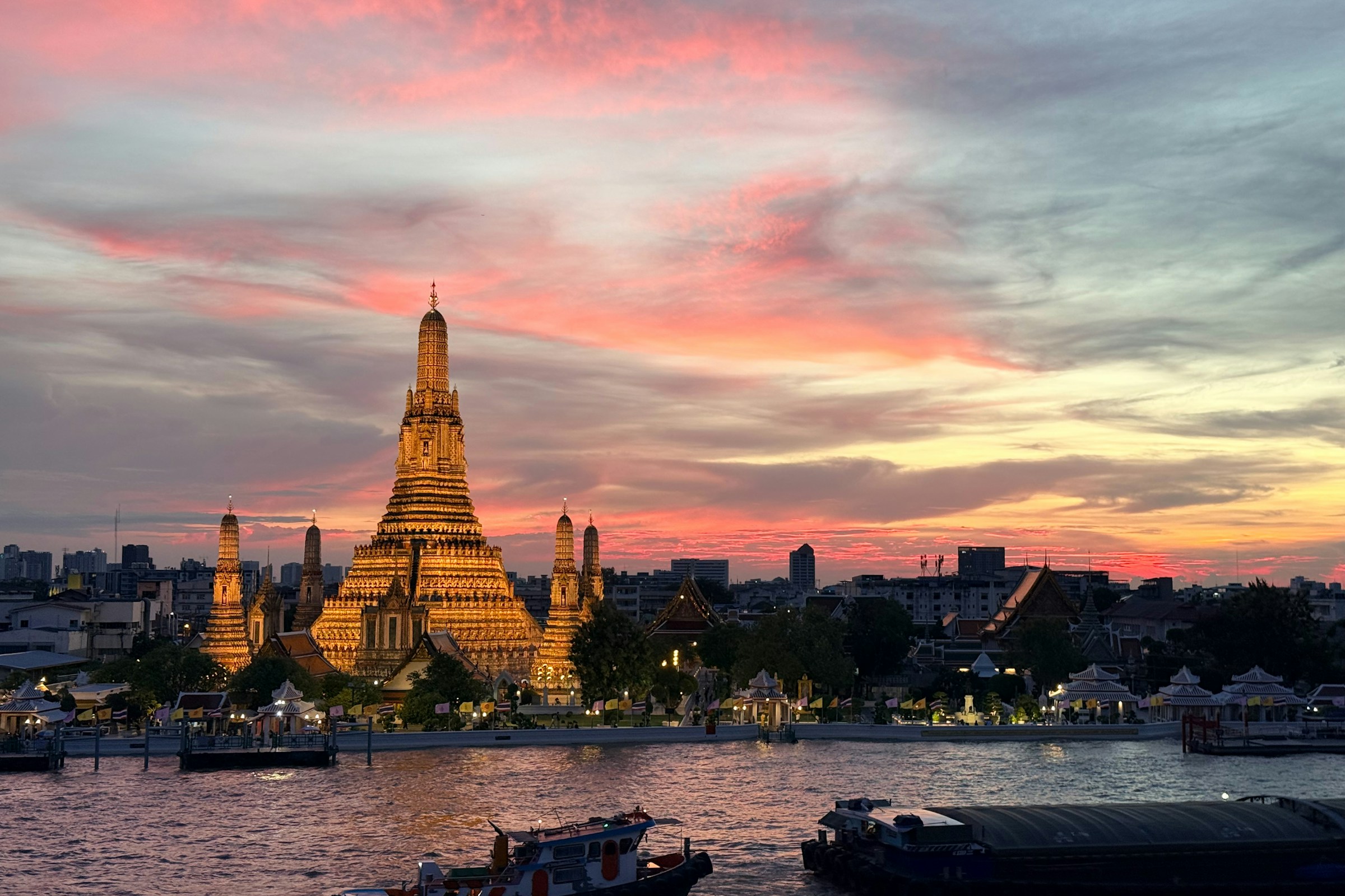 Wat Arun temple at sunset in Bangkok, Thailand